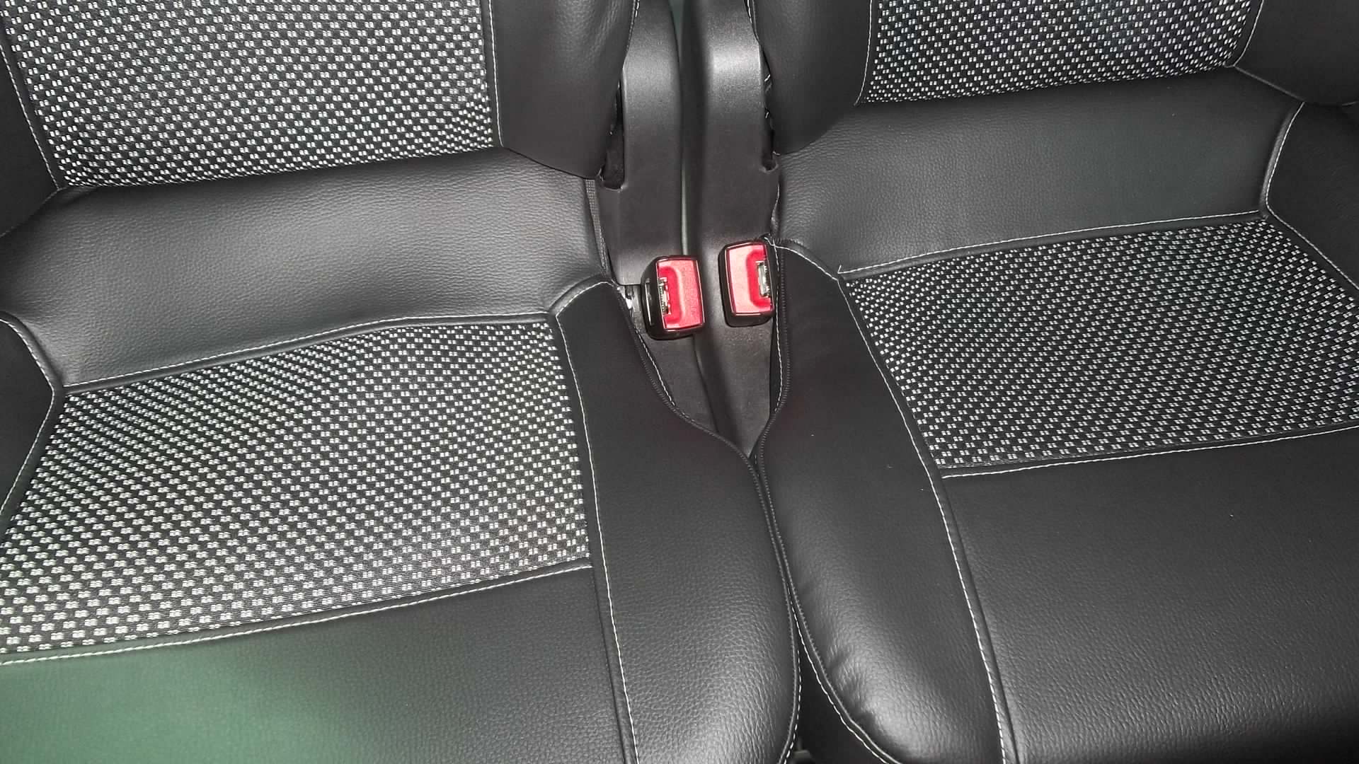 Maßgefertigte Autositzbezüge Kunstleder Sitzbezüge in Schwarz für